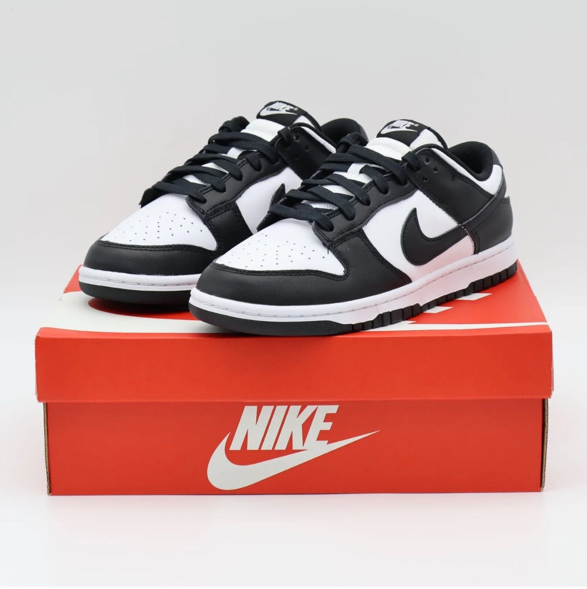 Nike panda dunks